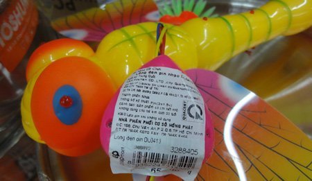 Lồng đèn nhựa Trung Quốc cũng chứa chất cadimi (Cd) cao hơn 123 lần mức cho phép