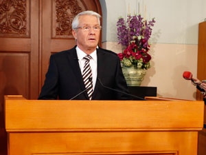 Thư ký đầy ảnh hưởng của Ủy ban Nobel, Geir Lundestad, bác bỏ những chỉ trích về việc trao giải cho EU - Nguồn: AFP