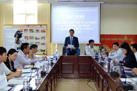 Đồng chí Đặng Huy Hậu, Ủy viên Ban Thường vụ Tỉnh ủy, Phó Chủ tịch UBND tỉnh phát biểu tại hội nghị.