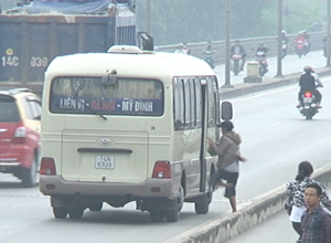 Tăng cường xử lý xe ôtô đón trả khách không đúng nơi quy định