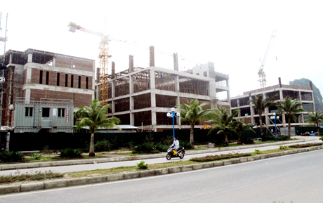 Công trình Bảo tàng - Thư viện tỉnh đang hoàn thiện phần thô. Ảnh: PHAN HẰNG