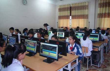 Học sinh Trường THCS Nguyễn Đức Cảnh (Đông Triều) tham gia vòng thi tại trường.