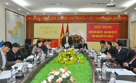 Đồng chí Đặng Huy Hậu, Uỷ viên Ban Thường vụ Tỉnh uỷ, Phó Chủ tịch UBND tỉnh phát biểu tại hội nghị.