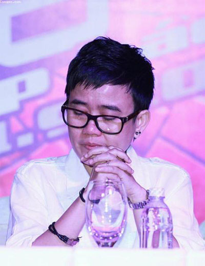 Phương Uyên rút lui khỏi The Voice trong nước mắt.