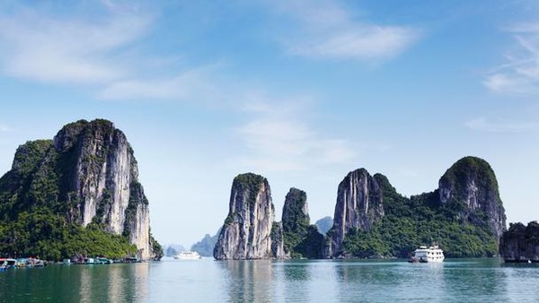 More than 2,000 limestone islands have made the unique beauty to help Ha Long Bay become one of Asia's most beautiful beaches.