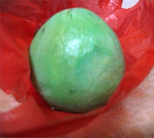 Sau 1 ngày, ổi rỉ nước bốc mùi khó chịu