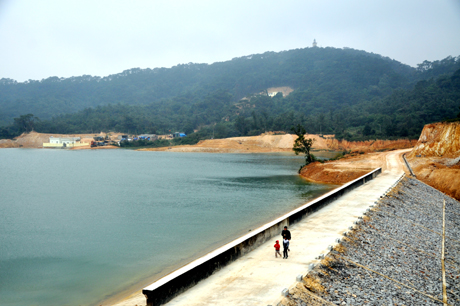 Hồ Trường Xuân có dung tích 170.000m3 đảm bảo cung cấp nước ngọt sinh hoạt cho người dân thị trấn Cô Tô