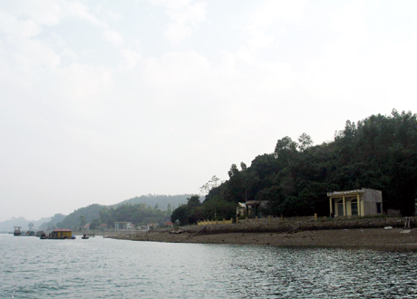Đảo Cống Đông (xã Thắng Lợi, Vân Đồn) thời Trần, Lê là nơi phồn thịnh của Thương cảng Vân Đồn.