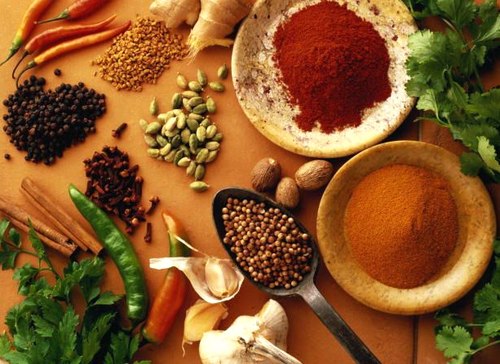 Tránh ăn các gia vị, thức ăn cay, nóng. 