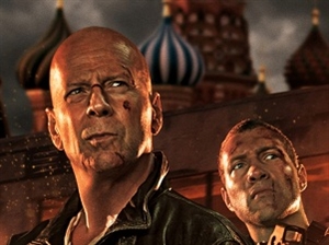 Cha con nhà John McClaine trong Die Hard 5.
