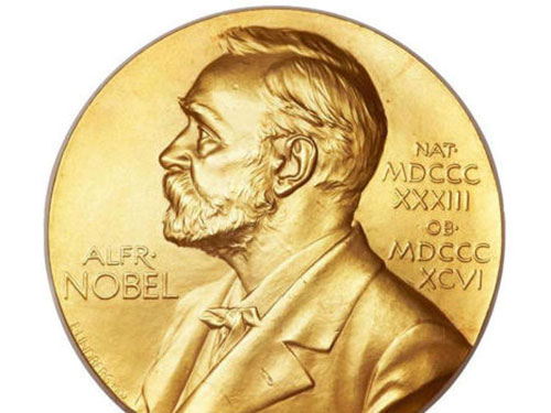 Tấm huy chương Giải Nobel đã được trao cho tiến sĩ Francis Crick Ảnh: CBS NEWS