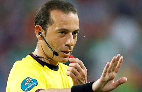 Cuneyt Cakir, "ngôi sao" của trận đấu giữa M.U và Real - Ảnh: Getty