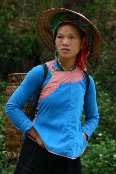 The Giay ethnic group has approximately 38,000 people, residing in Lao Cai, Ha Giang, Lai Chau and Cao Bang provinces. They are also known as Nhang, Dang, Pau Thin, Cui Chu and Xa people.