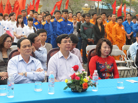 Đồng chí Vũ Thị Thu Thủy, Phó Chủ tịch UBND tỉnh dự lễ phát động Tuần lễ quốc gia VSATLĐ