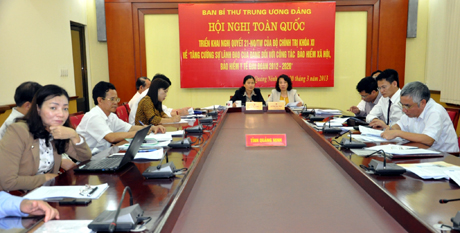Đồng chí Đỗ Thị Hoàng, Phó Bí thư Tỉnh ủy chủ trì hội nghị phía Quảng Ninh.