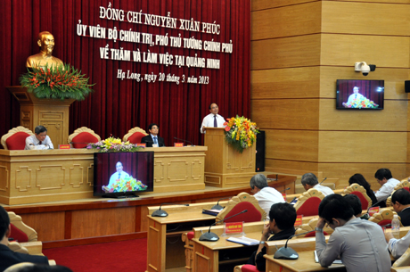 Phó Thủ tướng Nguyễn Xuân Phúc  phát biểu chỉ đạo tại buổi làm việc.