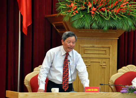 Đồng chí Đinh Văn Cương, Ủy viên T.Ư Đảng, Trưởng Ban Kinh tế Trung ương phát biểu tham gia vào Đề án của tỉnh Quảng Ninh.