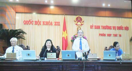 Chủ tịch Quốc hội Nguyễn Sinh Hùng phát biểu kết luận phiên họp chất vấn và trả lời chất vấn và bế mạc phiên họp 16 của Uỷ Ban TVQH