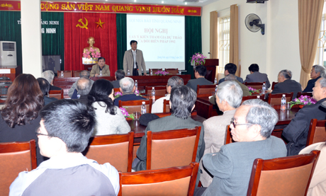 Phó Thư ký Chi hội Nhà báo Báo Quảng Ninh Hội Nhà báo tỉnh tổ chức hội nghị góp ý vào Dự thảo sửa đổi Hiến pháp năm 1992.