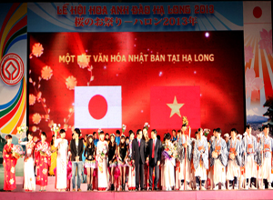 Lễ hội Hoa anh đào - Hạ Long 2013