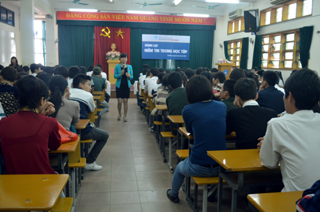 Học sinh các trường THPT TX Quảng Yên tham gia chuyên đề “Động lực, niềm tin trong học tập” tại Trường Đại học Dân lập Hải Phòng.