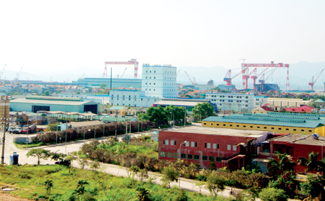 Ra đời năm 1997 - Cái Lân là khu công nghiệp đầu tiên trong 11 khu công nghiệp được Thủ tướng Chính phủ phê duyệt đến thời điểm này của tỉnh Quảng Ninh.