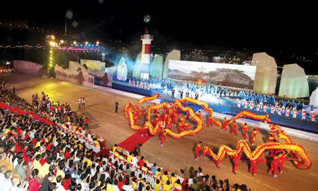 Tưng bừng Lễ hội Carnaval 2012. Ảnh: Khánh Giang