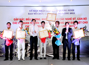 Vinh danh các nghệ sỹ có đóng góp đặc biệt cho Carnaval Hạ Long 2013