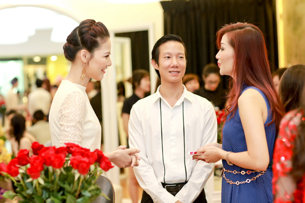 Thân thiết với Á hậu Quý bà Thế giới Thu Hương từ năm 2007, Trần Thị Quỳnh ngưỡng mộ tài năng và nhan sắc của đàn chị trong việc kinh doanh và chăm sóc gia đình.