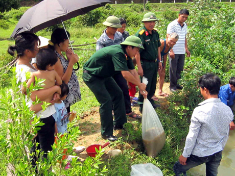 Mới đây nhất, ở bản Mốc 13 (Quảng Đức), cán bộ, chiến sĩ lâm trường mở thêm lớp học về nuôi cá nước ngọt trong hồ trên độ cao gần 800m so với mực nước biển.