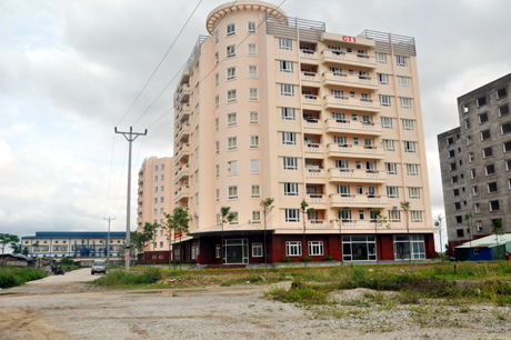 Khu nhà chung cư dành cho công nhân của Công ty Than Nam Mẫu tại Cầu Sến (TP Uông Bí).