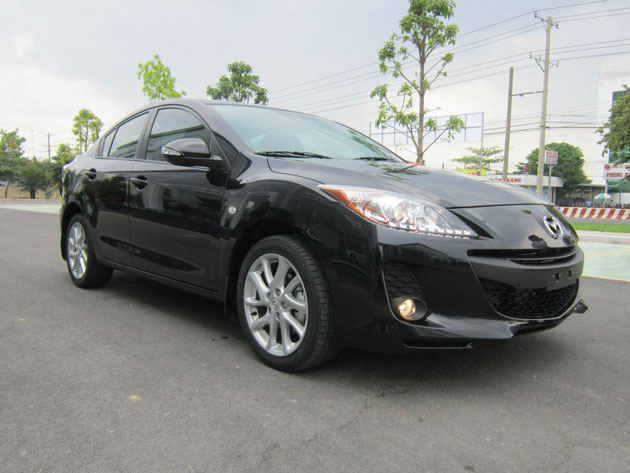 Mazda 3 có thêm màu đen