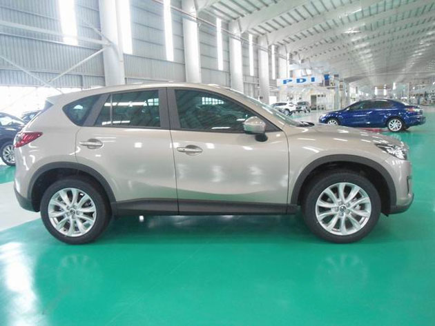 Mẫu CUV đang được quan tâm CX5 thì có thêm 2 màu mới: Vàng đồng
