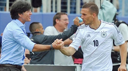 Podolski thi đấu tuyệt hay giúp Đức dễ dàng đánh bại Ecuador
