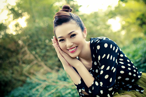 Bộ ảnh được thực hiện với Photo: Dee Nguyễn; Stylist: Tân Đà Lạt; Makeup: Lục Kiến Hành; Trang phục: Koolicious