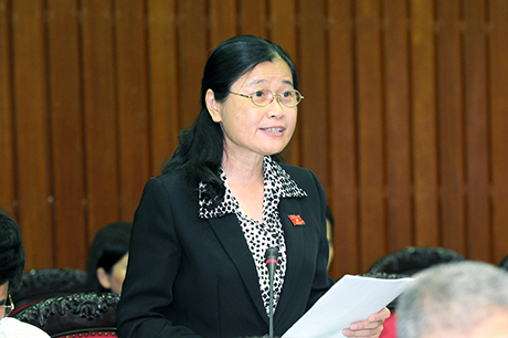 Trưởng Đoàn ĐBQH tỉnh Quảng Ninh Đỗ Thị Hoàng tham gia ý kiến về Dự thảo sửa đổi Hiến pháp năm 1992