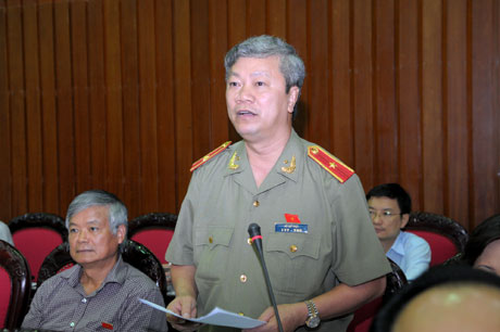 ĐBQH tỉnh Quảng Ninh, Vũ Chí Thực thảo luận về Dự kiến chương trình xây dựng luật, pháp lệnh năm 2014.