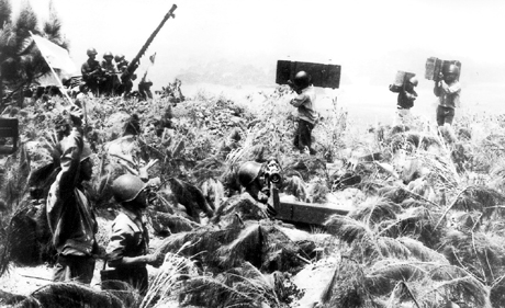 Trận địa pháo phòng không của tự vệ mỏ chống chiến tranh phá hoại của Mỹ (1972). Ảnh: TL