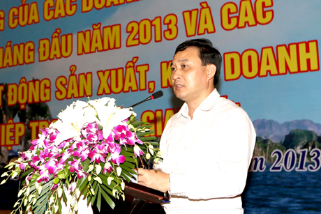 Ông Phạm Văn Thể Chủ tichjk Hội doanh nghiệp tỉnh QuangrNinh phát biểu vễ những khó khăn của doanh nghiệp hiện tại (ảnh Đỗ Giang).