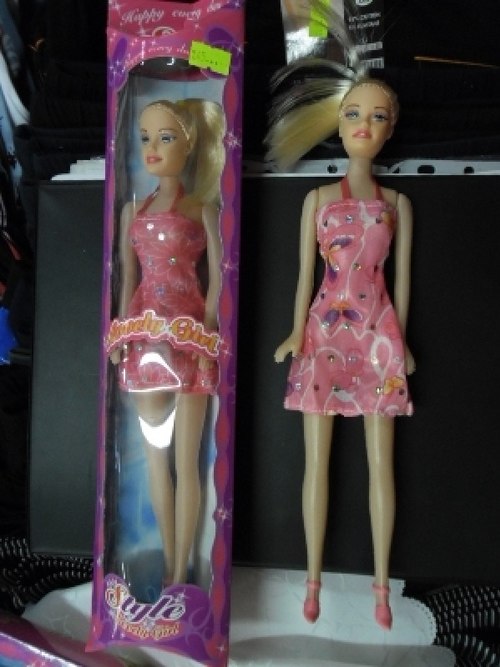Búp bê Lovely Girl của Trung Quốc bi phát hiện chứa chất độc hại. Ảnh: Tn.nova.cz.