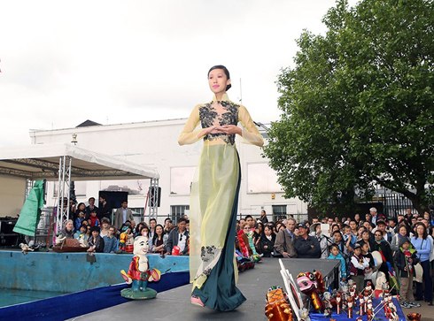 The Ao Dai appears frequently in fashion shows and artistic performances