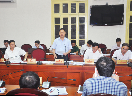 Đồng chí Đặng Huy Hậu, Phó Chủ tịch UBND tỉnh phát biểu tại hội nghị.