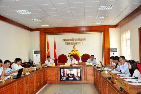 Đồng chí Nguyễn Văn Đọc, Chủ tịch UBND tỉnh chủ trì buổi tiếp dân.