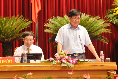 Giám đốc Sở NN&PTNT Chu Văn Tuyển trả lời chất vấn.