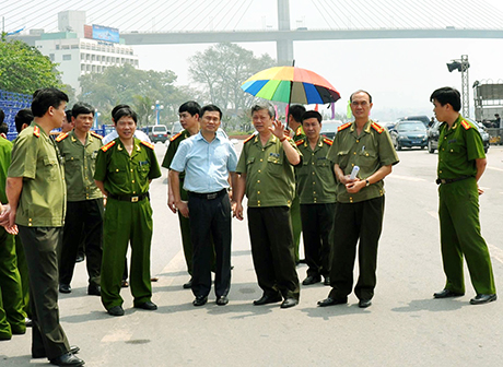 Công an tỉnh phối hợp, triển khai phương án đảm bảo an toàn ANTT lễ hội Carnaval Hạ Long 2013.