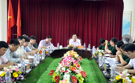 Đồng chí Nguyễn Văn Đọc, Phó Bí thư Tỉnh uỷ, Chủ tịch UBND tỉnh làm việc với Đảng uỷ Biên phòng tỉnh về tình hình thực hiện nhiệm vụ công tác biên phòng những tháng đầu năm 2013.