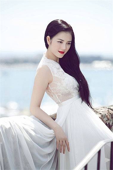   Lý Nhã Kỳ ngày càng cho công chúng thấy những bất ngờ ở cô với sự biến hóa không ngừng về tạo hình.