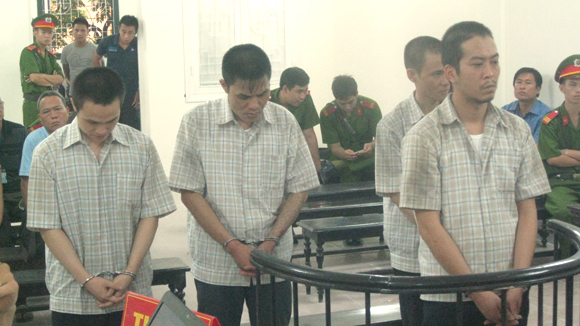 Đặng Tiến Dũng và đồng bọn tại phiên tòa ngày 4-9