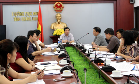 Đồng chí Nguyễn Đức Long, Phó Bí thư Tỉnh ủy, Chủ tịch HĐND tỉnh chủ trì cuộc họp.