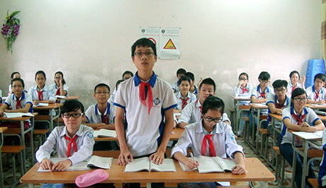 Phạm Thanh Tùng luôn hăng hái phát biểu ý kiến xây dựng bài trong các giờ học của lớp.